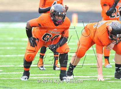 Thumbnail 1 in Mineola vs. Commerce (UIL 3A Division 1 Region 2 Area) photogallery.