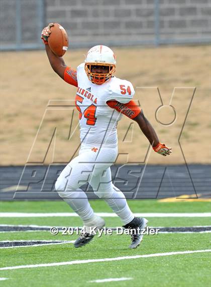 Thumbnail 1 in Mineola vs. Commerce (UIL 3A Division 1 Region 2 Area) photogallery.
