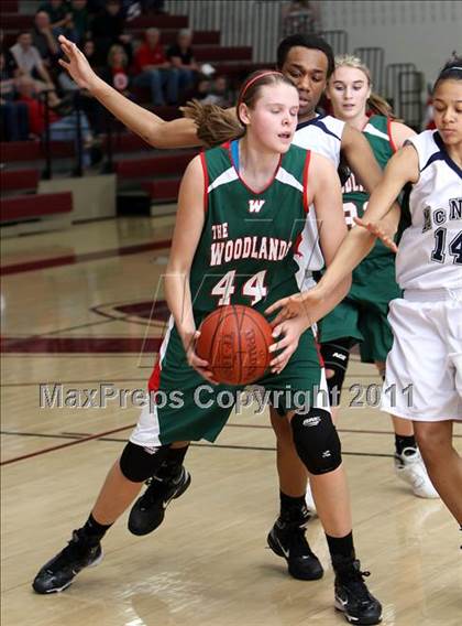 Thumbnail 3 in McNeil vs The Woodlands (5A Region 2 Area Playoff) photogallery.