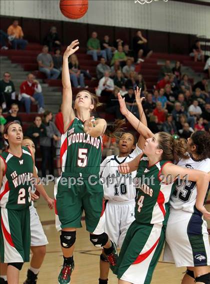 Thumbnail 3 in McNeil vs The Woodlands (5A Region 2 Area Playoff) photogallery.