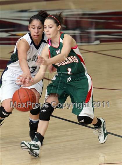 Thumbnail 3 in McNeil vs The Woodlands (5A Region 2 Area Playoff) photogallery.