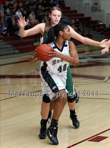 Thumbnail 3 in McNeil vs The Woodlands (5A Region 2 Area Playoff) photogallery.