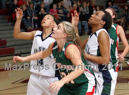 Thumbnail 2 in McNeil vs The Woodlands (5A Region 2 Area Playoff) photogallery.