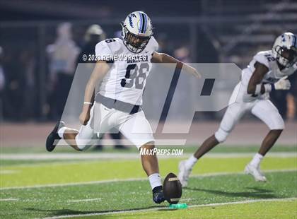 Thumbnail 3 in Mayfair vs Muir (CIF SS D7 Semi Final) photogallery.