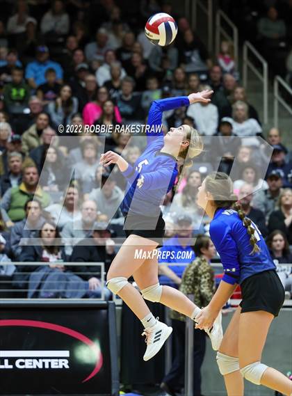 Thumbnail 1 in Lindsay vs. Windthorst (UIL 2A Final) photogallery.