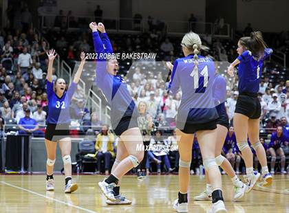 Thumbnail 3 in Lindsay vs. Windthorst (UIL 2A Final) photogallery.