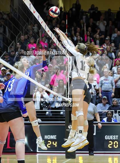 Thumbnail 2 in Lindsay vs. Windthorst (UIL 2A Final) photogallery.