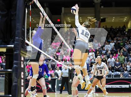 Thumbnail 2 in Lindsay vs. Windthorst (UIL 2A Final) photogallery.