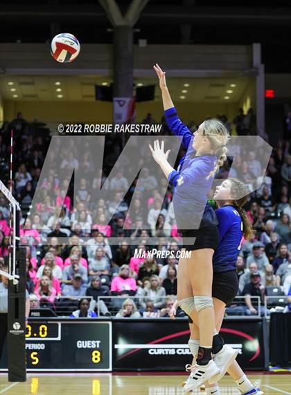 Thumbnail 3 in Lindsay vs. Windthorst (UIL 2A Final) photogallery.