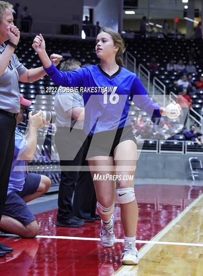 Thumbnail 1 in Lindsay vs. Windthorst (UIL 2A Final) photogallery.