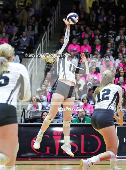 Thumbnail 1 in Lindsay vs. Windthorst (UIL 2A Final) photogallery.