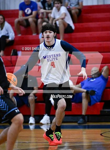 Thumbnail 1 in Riverview Sarasota vs Northside Christian  (Hoopvibe - Preseason) photogallery.