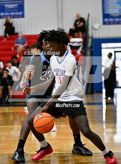 Thumbnail 2 in Riverview Sarasota vs Northside Christian  (Hoopvibe - Preseason) photogallery.