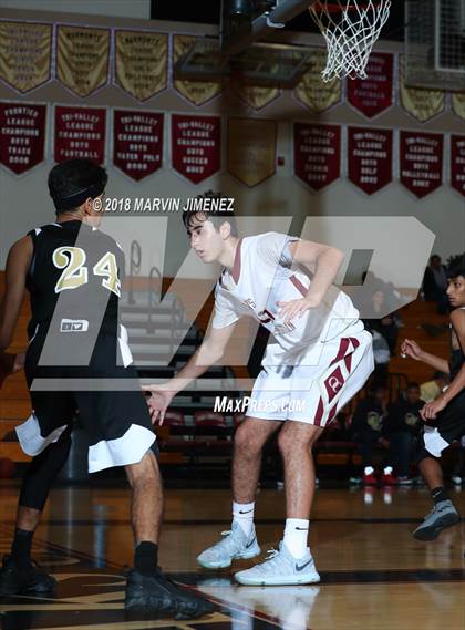 Thumbnail 3 in Oaks Christian vs Calabasas photogallery.