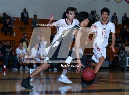 Thumbnail 3 in Oaks Christian vs Calabasas photogallery.