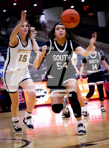 Thumbnail 1 in Knox Central vs South Laurel (13th Region Quarterfinal) photogallery.