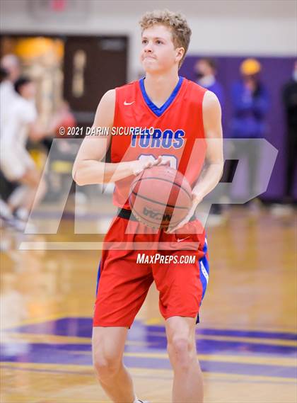 Thumbnail 3 in Mountain View vs Mesa (AIA 6A Round 1 Playoff) photogallery.
