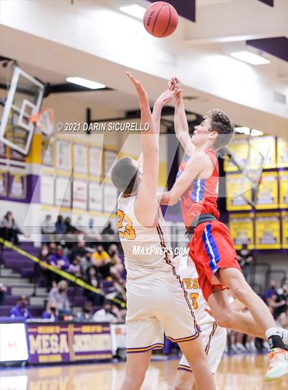 Thumbnail 2 in Mountain View vs Mesa (AIA 6A Round 1 Playoff) photogallery.