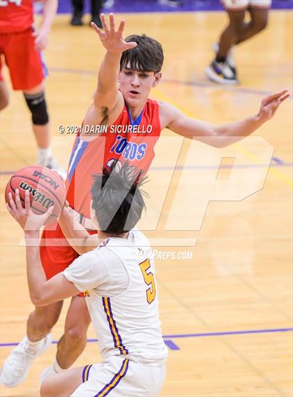 Thumbnail 3 in Mountain View vs Mesa (AIA 6A Round 1 Playoff) photogallery.