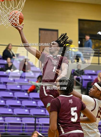 Thumbnail 2 in Jefferson @ Atlanta (UIL 3A DI Bi-District Playoff) photogallery.