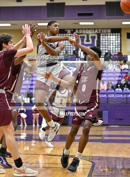 Thumbnail 1 in Jefferson @ Atlanta (UIL 3A DI Bi-District Playoff) photogallery.