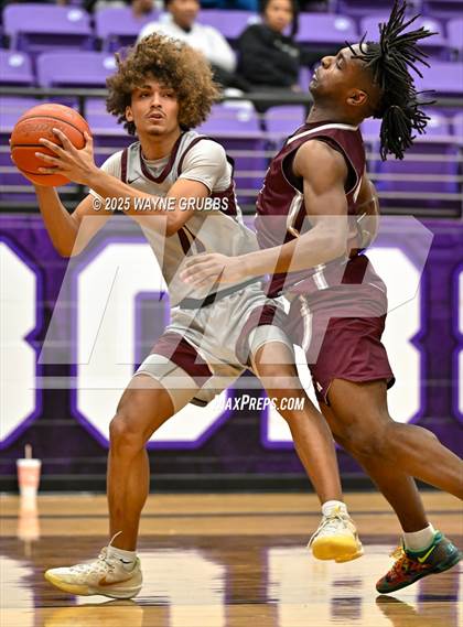 Thumbnail 2 in Jefferson @ Atlanta (UIL 3A DI Bi-District Playoff) photogallery.