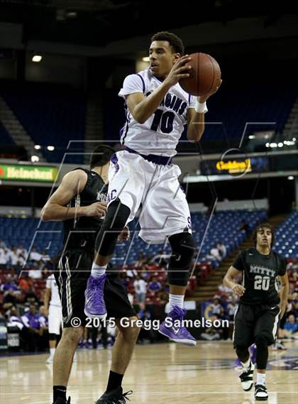 Thumbnail 3 in Sacramento vs Archbishop Mitty (CIF NorCal Regional D2 Final) photogallery.
