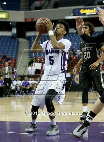 Thumbnail 2 in Sacramento vs Archbishop Mitty (CIF NorCal Regional D2 Final) photogallery.