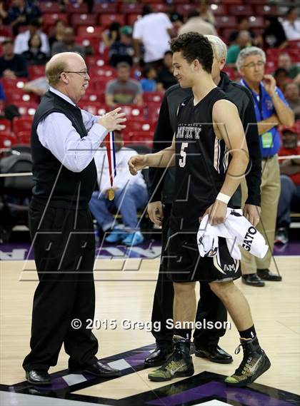 Thumbnail 1 in Sacramento vs Archbishop Mitty (CIF NorCal Regional D2 Final) photogallery.