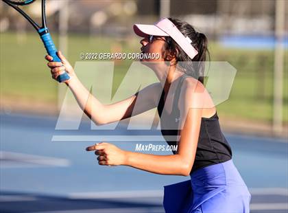 Thumbnail 2 in Central Catholic @ Sierra photogallery.