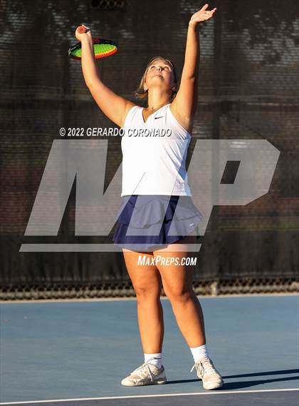 Thumbnail 2 in Central Catholic @ Sierra photogallery.