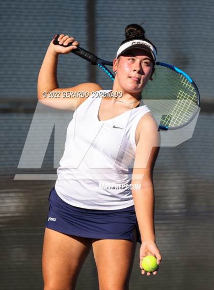Thumbnail 3 in Central Catholic @ Sierra photogallery.