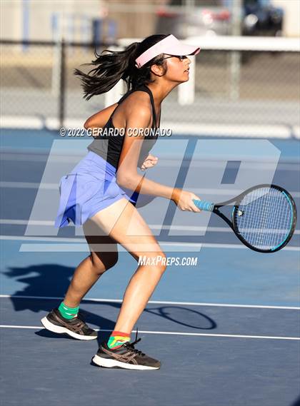 Thumbnail 3 in Central Catholic @ Sierra photogallery.