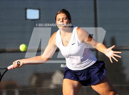 Thumbnail 2 in Central Catholic @ Sierra photogallery.