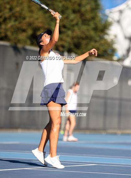 Thumbnail 2 in Central Catholic @ Sierra photogallery.