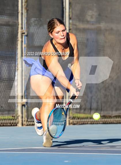 Thumbnail 3 in Central Catholic @ Sierra photogallery.
