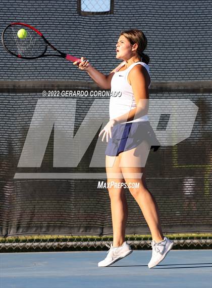 Thumbnail 3 in Central Catholic @ Sierra photogallery.