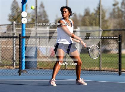 Thumbnail 2 in Central Catholic @ Sierra photogallery.