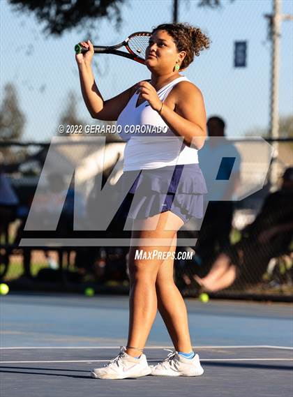 Thumbnail 1 in Central Catholic @ Sierra photogallery.