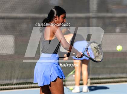 Thumbnail 3 in Central Catholic @ Sierra photogallery.