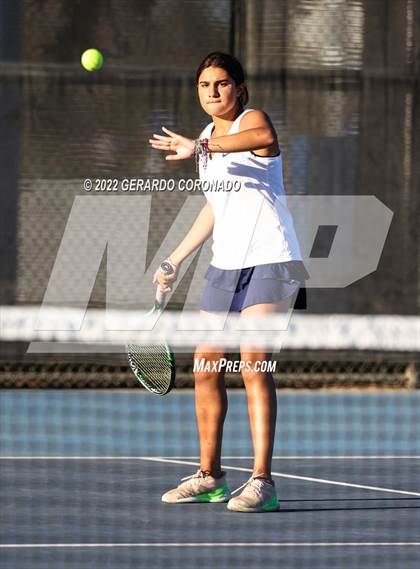 Thumbnail 3 in Central Catholic @ Sierra photogallery.