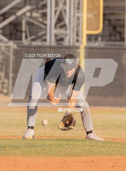 Thumbnail 3 in Tanque Verde @ Walden Grove photogallery.