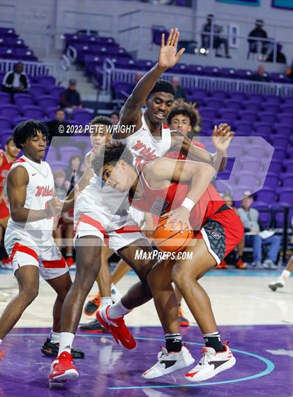 Thumbnail 3 in Centennial vs Lake Highlands (City of Palms Classic) photogallery.