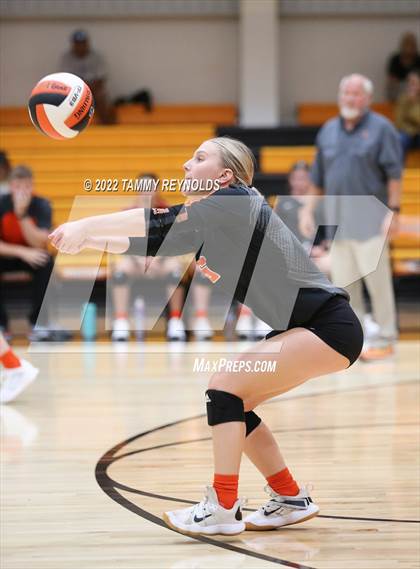 Thumbnail 2 in Perrin-Whitt @ Petrolia photogallery.
