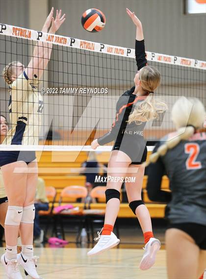 Thumbnail 3 in Perrin-Whitt @ Petrolia photogallery.