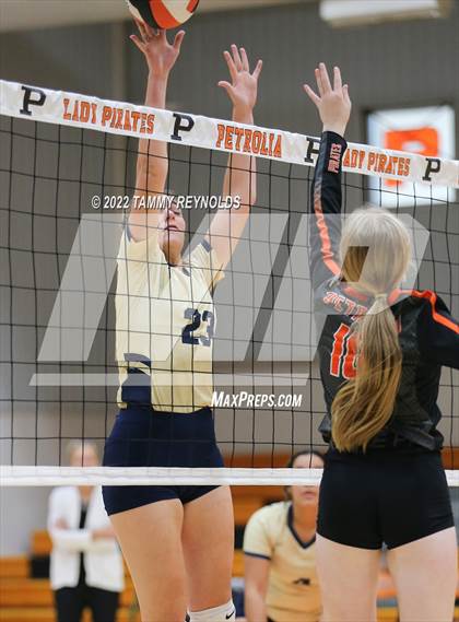 Thumbnail 1 in Perrin-Whitt @ Petrolia photogallery.