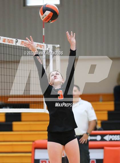 Thumbnail 1 in Perrin-Whitt @ Petrolia photogallery.