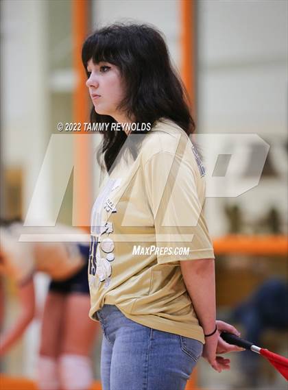 Thumbnail 2 in Perrin-Whitt @ Petrolia photogallery.