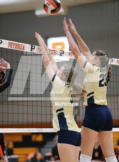 Thumbnail 1 in Perrin-Whitt @ Petrolia photogallery.