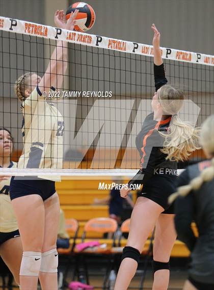 Thumbnail 1 in Perrin-Whitt @ Petrolia photogallery.